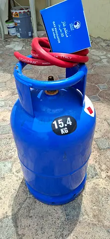 Adnoc Small cliynder with NEW regulator hose pipe clam