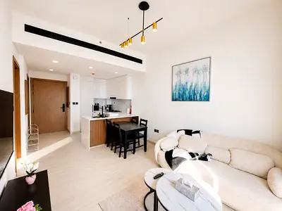 Fully Furnished | Upgraded | Flexible Cheques