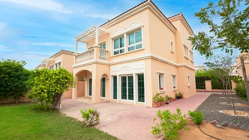 Spacious 2 BHK | Private Garden | Ready To Move