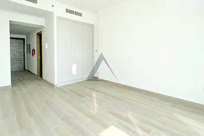 Bright Apartment | High Floor | Ready to move