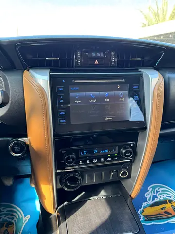 2020 Toyota FORTUNER 缩略图 14