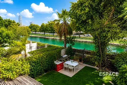 Lake View - Landscaped Garden - Upgraded