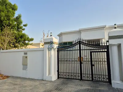 Villa for rent in Al Qarain, in a prime location near Airport Road Area: 18,000 sq. ft.