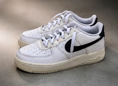 White Nike Air Force 1 low sneakers with black swoosh UK 6 EUR 39