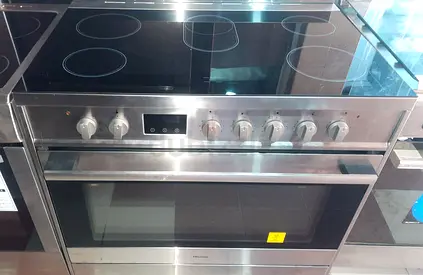 Hisense 90 Cm Freestanding Electric Cooker, 123 Litres Oven With 9 Cooking Functions, Stainless Stee