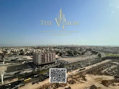 غرفتين وصالة مطبخ مفتوح اطلالة مفتوحة على البحر  والمدينة  مع باركينغ