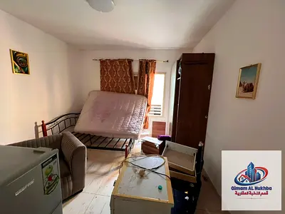 استوديو للإيجار في المجرة بالشارقة | تكييف سبليت | مطبخ مجهز | حمام واسع | موقع مميز قريب من جميع الخدمات | إيجار 16,000 درهم