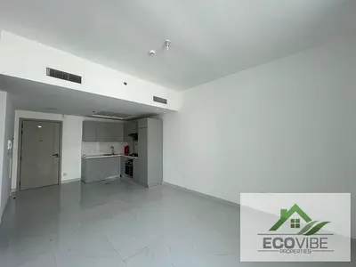 Spacious 2-Bedroom Apartment + Maid's Room | 8 Cheques