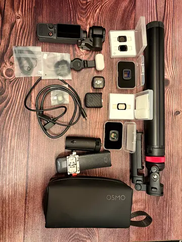 DJI Pocket 4 Creator Combo