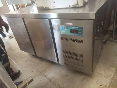Ss under counter double door chiller