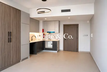 LARGE STUDIO | FLEXIBLE CHEQUES | MODERN
