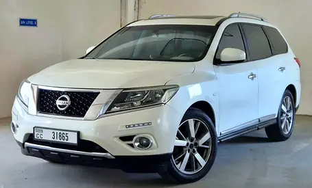 Nissan Pathfinder SV 2017 | GCC Specs | Low Mileage | Family SUV