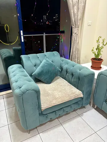 1 seater Sofa at just 150/-