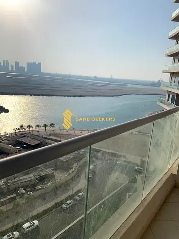 Move-In Ready | Spacious Layout | Waterfront Living
