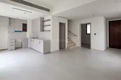 Corner Unit II Spacious II Ready To Move In