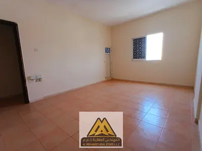 Bedroom, comfortable living room, balcony, open kitchen, central air conditioning, close to all services, markets and restaurants.
