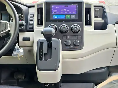 2026 Toyota HIACE — фото 10
