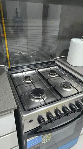 Used 4-Burner Gas Cooker with Oven - Stainless Steel Frigidaire