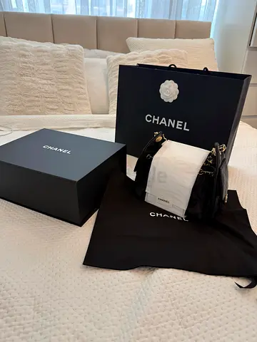AUTHENIC BRAND NEW CHANEL 25 MINI black & shiny gold hardwear