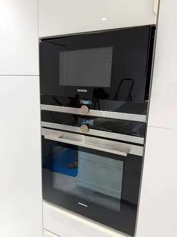 Siemens IQ700 Set Oven and Microwave Like New  2