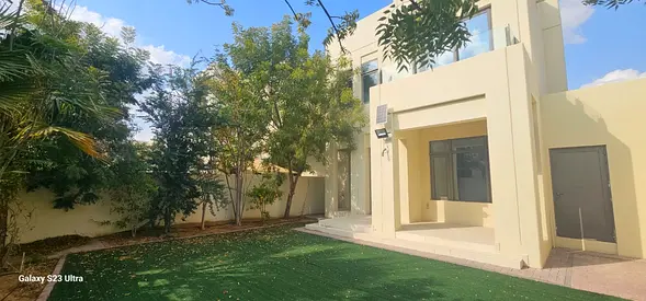 Luxury Living | Landscaped | Prime Location