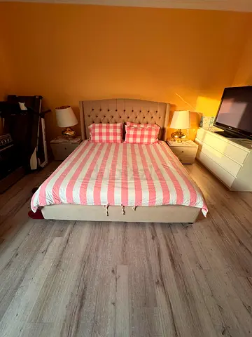 Upholstered Bed with Tufted Headboard