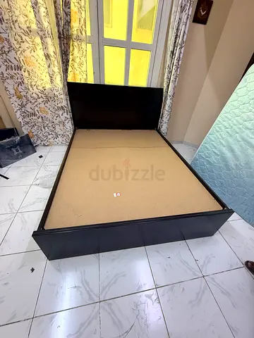 Queen size bed with Mattress  - dark wood, excellent condition