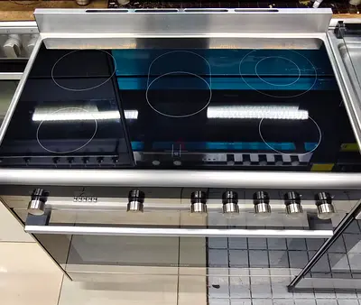 Siemens latest model IQ700 electric ceramic cooker