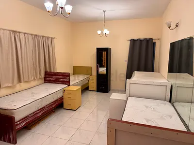 Neat and clean female bedspace available in Oud Metha