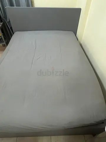 Double bed with mattress and side table ALL INCLUDED!!