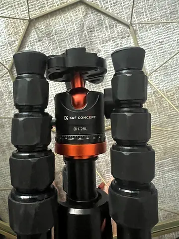 K&F Concept BH-28L ball head mounted on tripod - good working condition