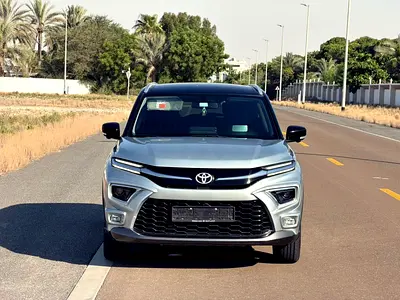 2025 Toyota URBAN CRUISER 照片 2
