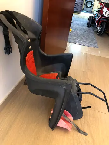Used rear-mounted child bike seat (black) - sturdy with straps