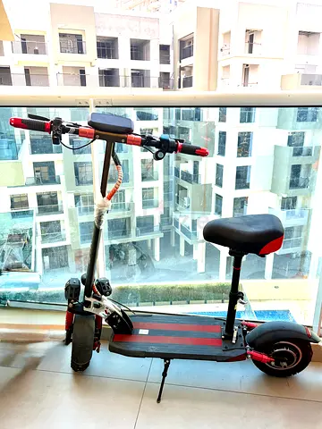 Electric Scooter with Seat — Excellent Working Condition, 150 kg weight capacity, used for 3-4 moths
