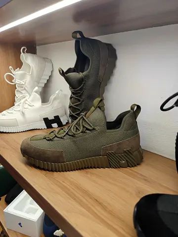 Men shoe