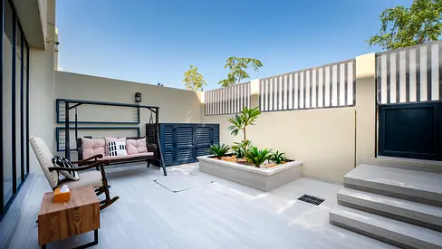 Well Upgraded | Single Row | Fully Furnished