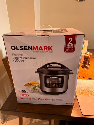OLSENMARK DIGITAL PRESSURE COOKER BRAND NEW