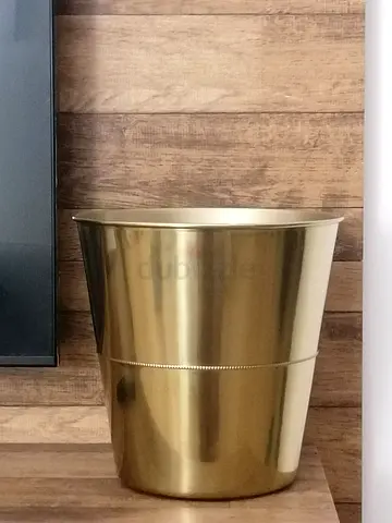 Waste bin