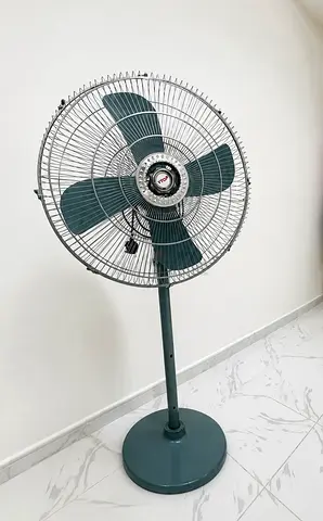 Standing Pedestal Fan - Vintage Metal 3-Blade, Working Condition