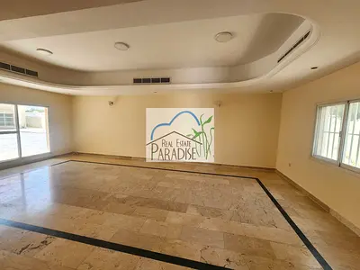 available private entrance / 3 Bedrooms villa / tv lounge / 3 parking space 1 covered /fitted kitch