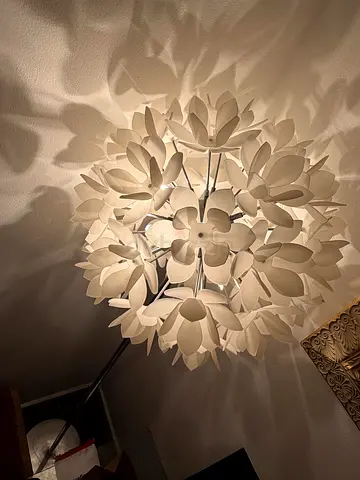 White Floral Floor Lamp with Decorative Petal Shade