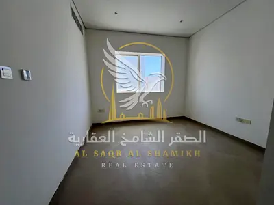 للأيجار أجمل غرفة وصالة أول ساكن بتشطيب حديث في منطقة القليعة 2 حمام مساحة واسعة وأطلالة مفتوحة