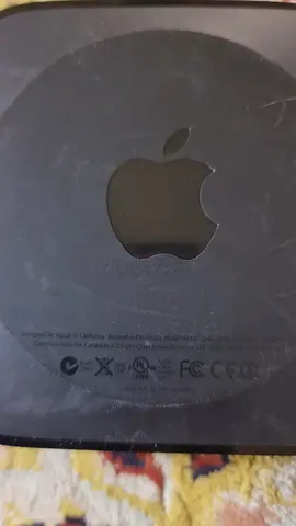 Apple TV (3rd gen) black media streamer - used