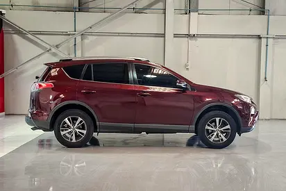 2017 Toyota RAV 4 — фото 4