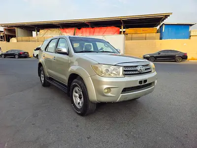 2011 Toyota FORTUNER — фото 5