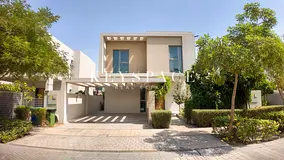 Refined Executive Residence | Exceptional Lifestyle | Resale