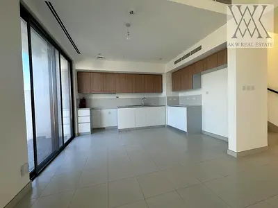 4 Br + Maid | Vacant | Prime Location