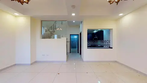 Best Location | 5 BR With Maid | Corner Villa