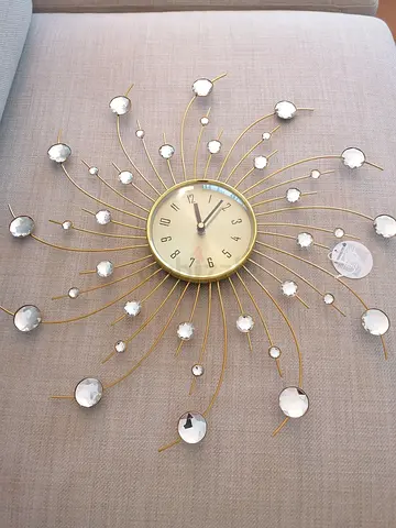 Decorative wall clock