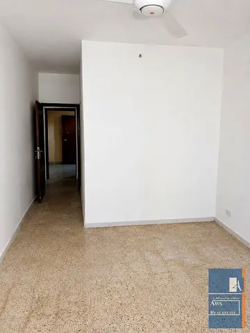 Bright 1BHK for Executive Bachelor, Nearby Daily Needs